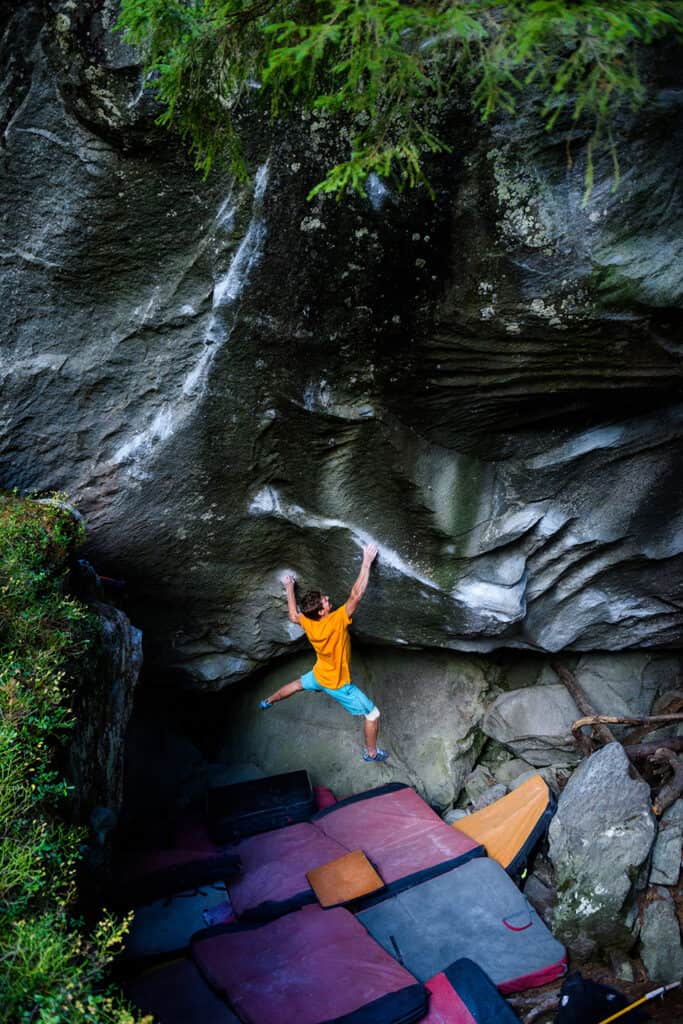 Magic Wood, Suisse escalade de bloc dans les Alpes