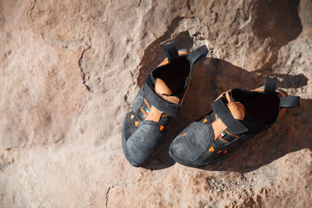 how to remove smell from climbing shoes