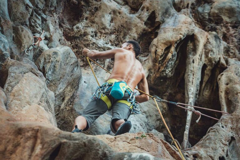 How Many Calories Do You Burn Rock Climbing? (2023 Guide)