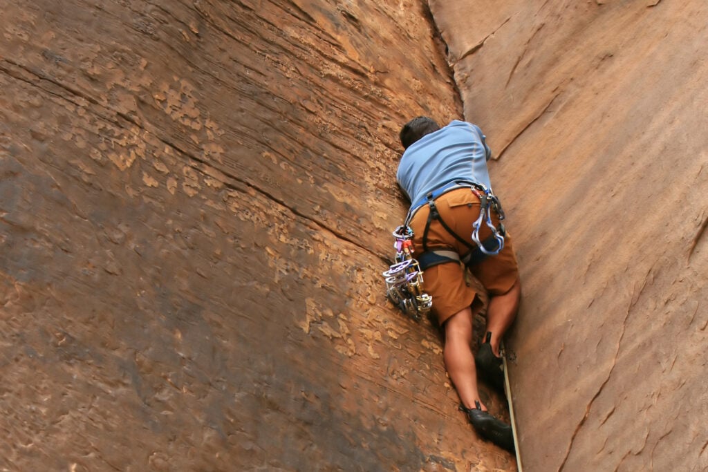 Crack traditional climbing complex routes