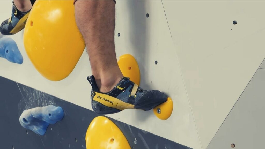 one tester's pair of Furia Air on a narrow foot hold