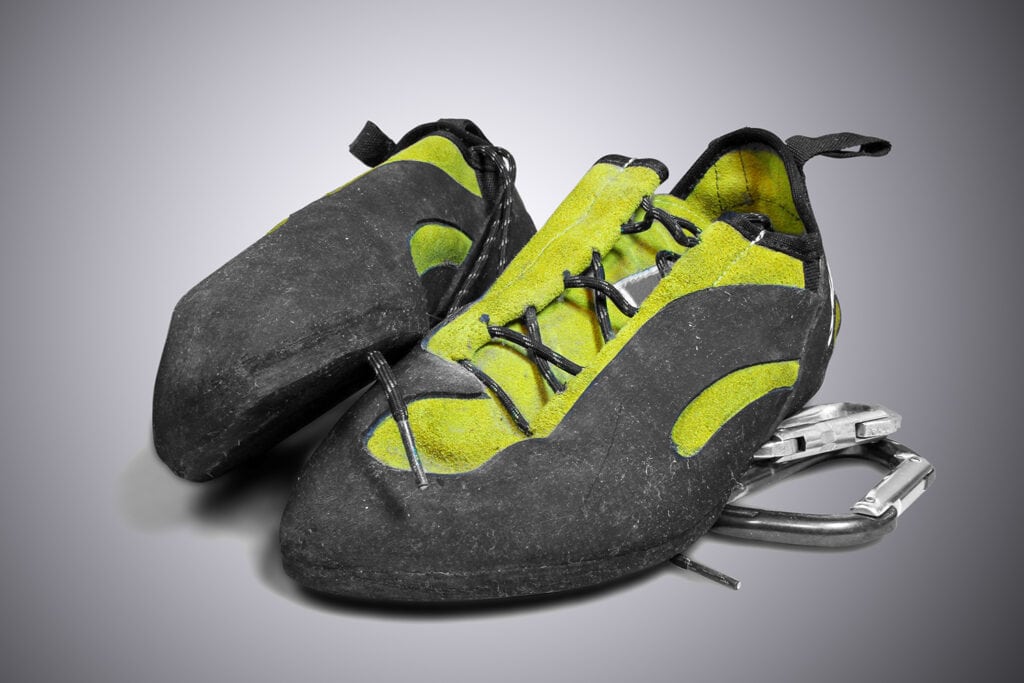 leather climbing shoes supposed to stretch over time