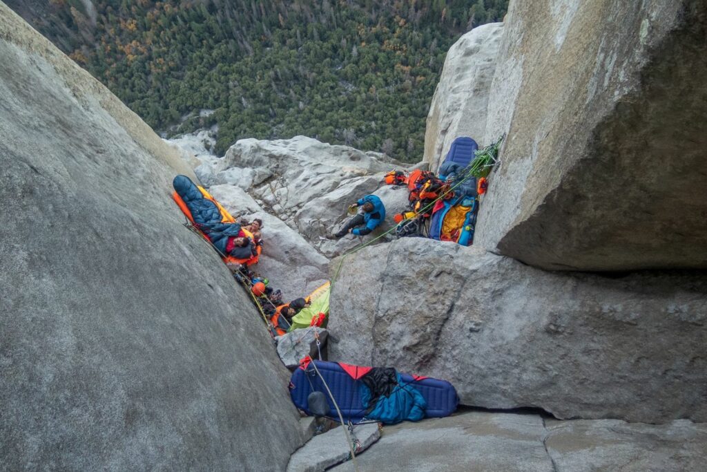 climbers using G7 pod