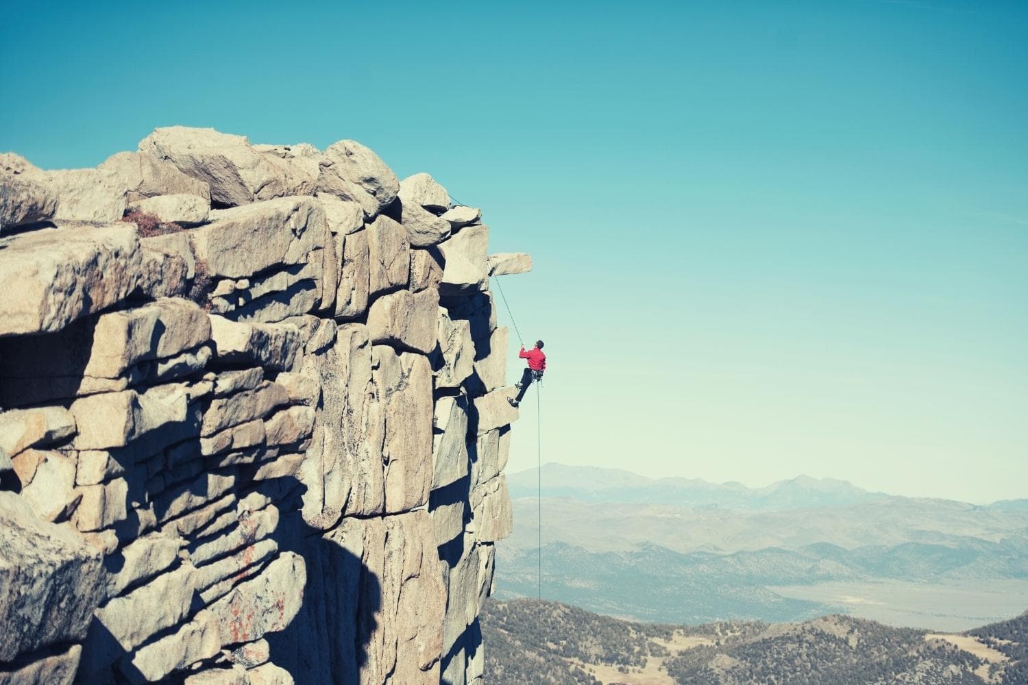 Rappelling 101 The Ultimate Beginner's Guide to Getting Down