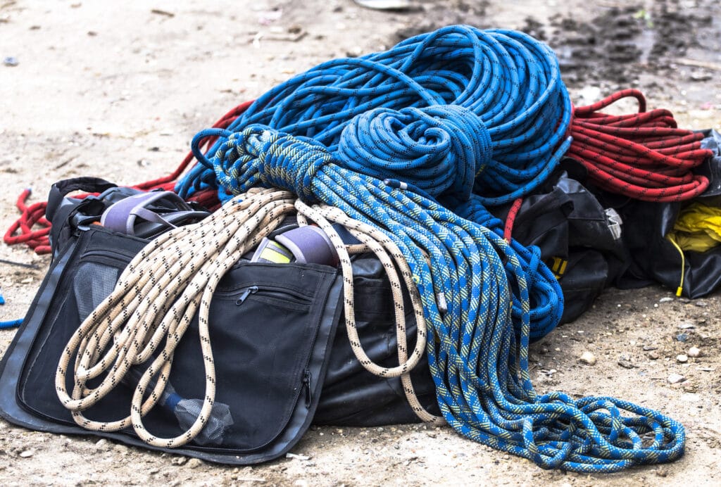 Bag with ropes