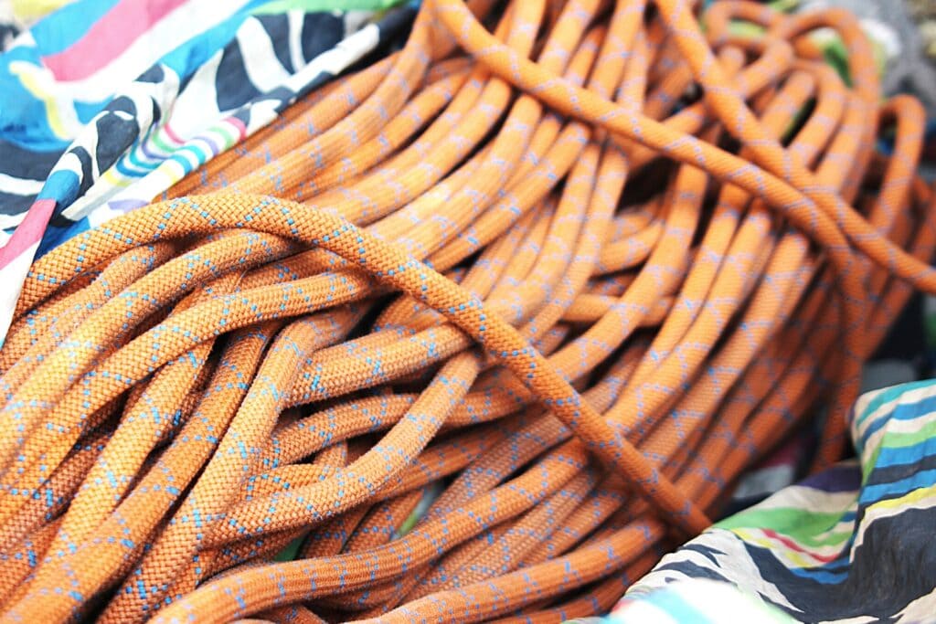 How to Clean a Climbing Rope: Do's and Don'ts (2023 Guide)