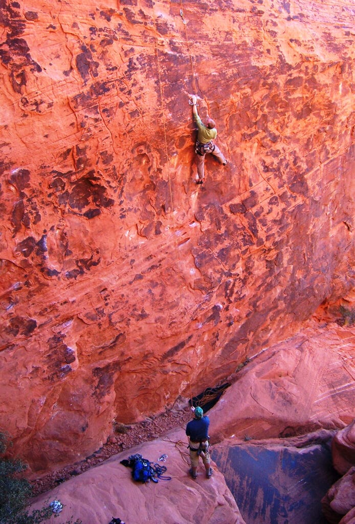 climbing at Second Pullouts detailed route descriptions