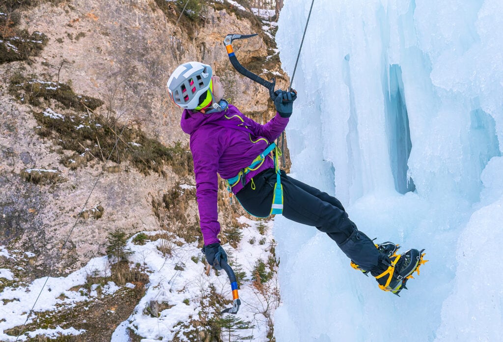 Hanging belay ice climbing
