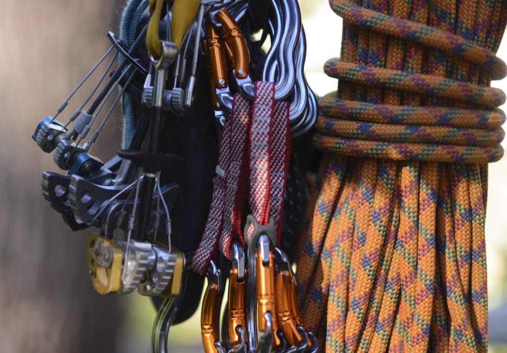 climbing guide showing rope and gear (single strand)